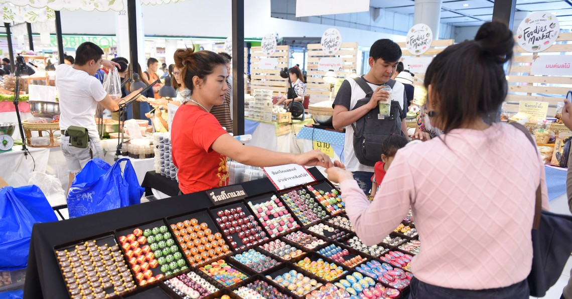 Shine Flea Market  Foodie Market @Fashion Island